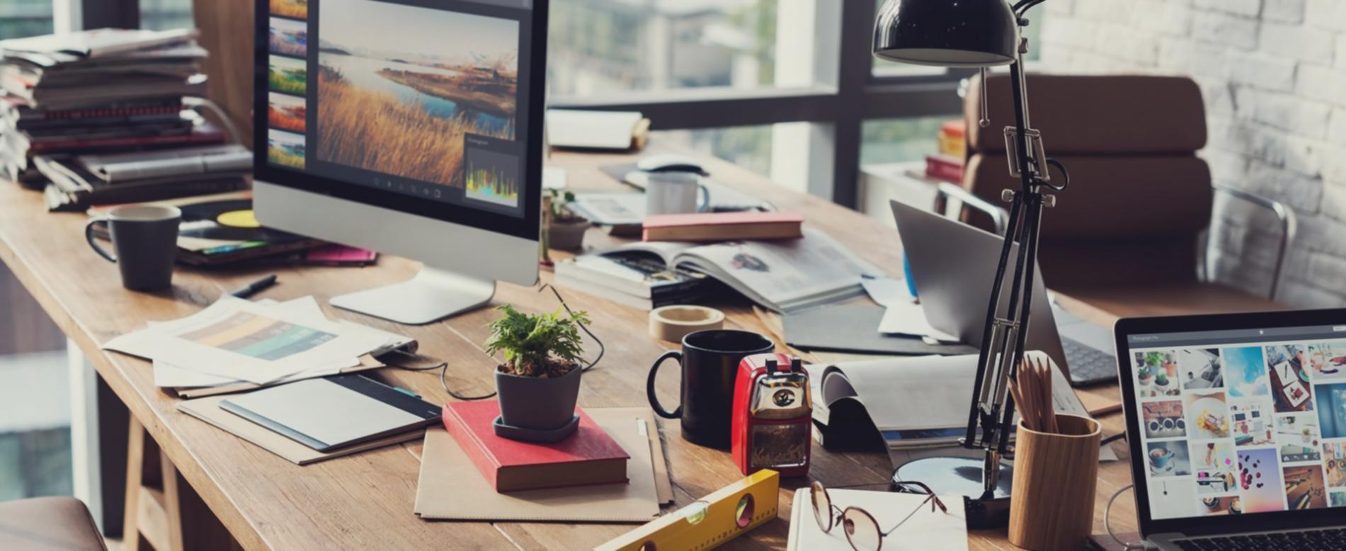 Sesión de trabajo remoto sobre monitoreo financiero